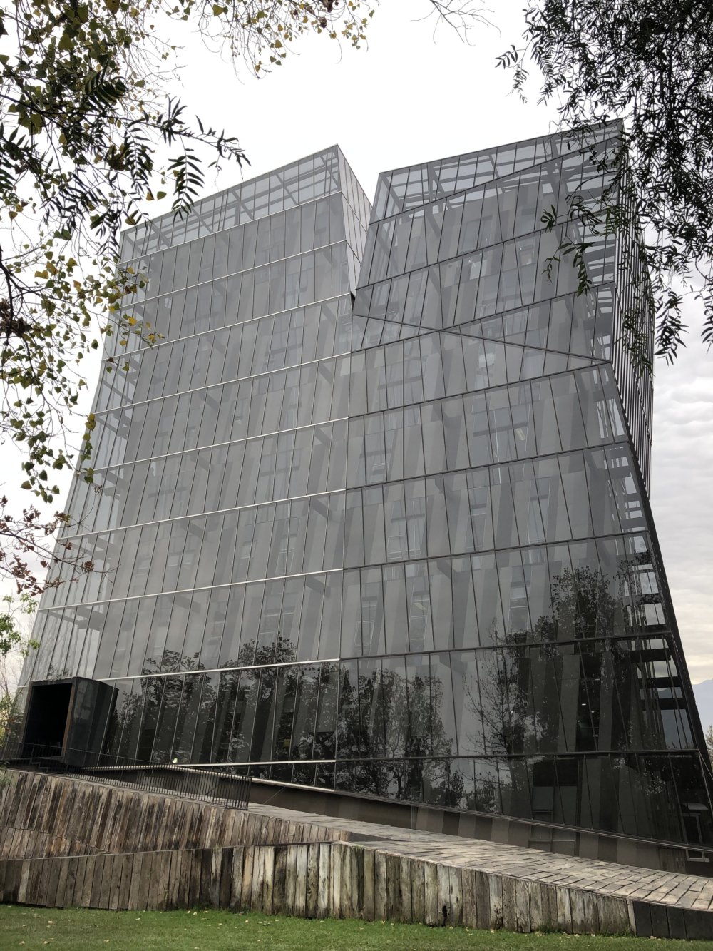 Santiago - Unfettered Modernism